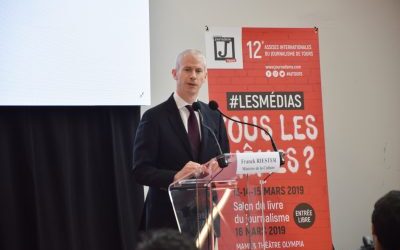 Visite de Franck Riester, ministre de la culture, aux Assises du journalisme 