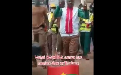 Coup d’État au Burkina Faso : cette vidéo ne montre pas l’arrestation de l’ex-président Damiba